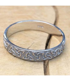 Men's Embossed Trinity Knot Wedding Ring - Silver - Display Men's Embossed Trinity Knot Wedding Ring - Silver - Display